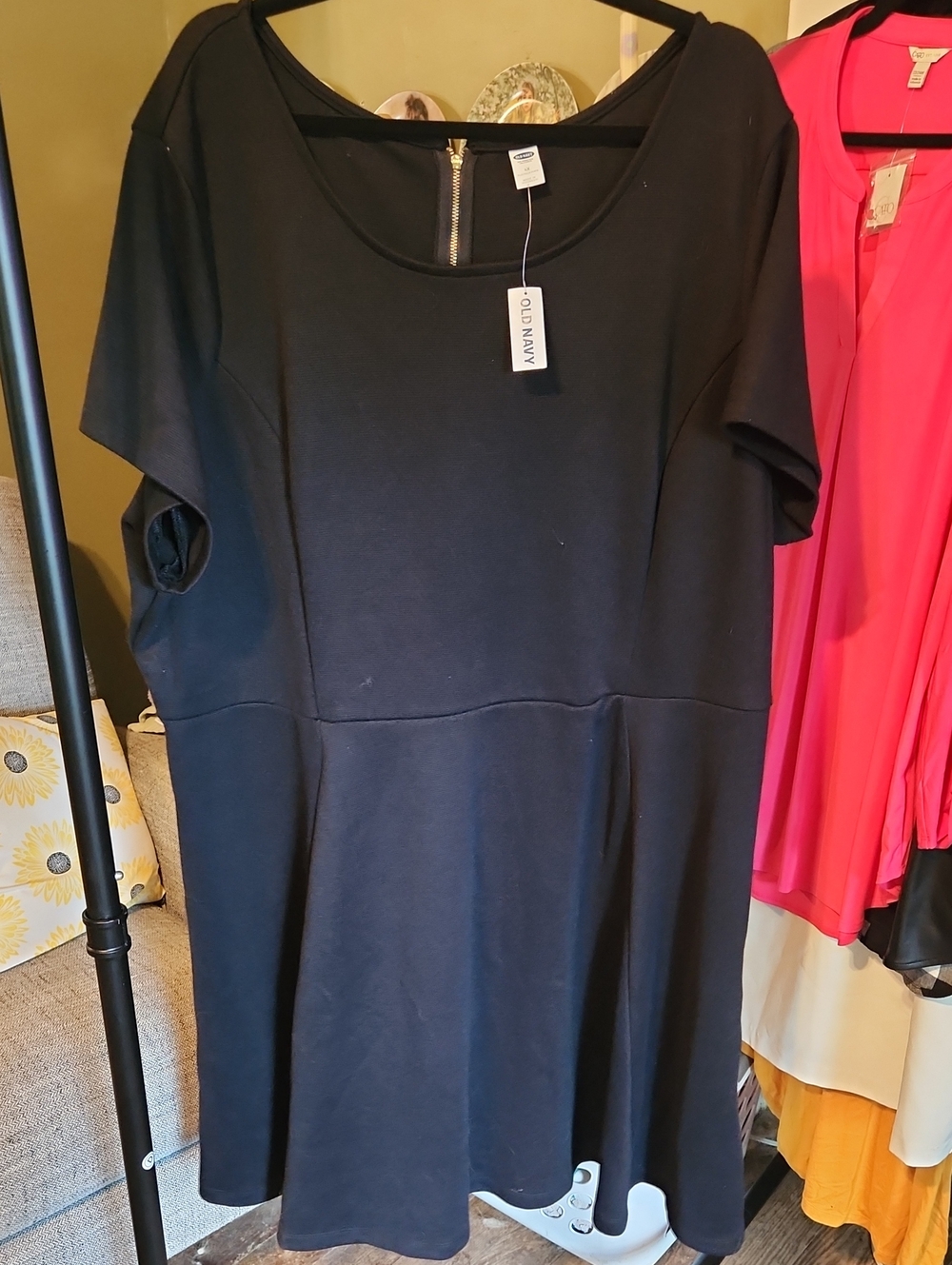 Old Navy Black Short-Sleeve Scoop Neck Mini Dress